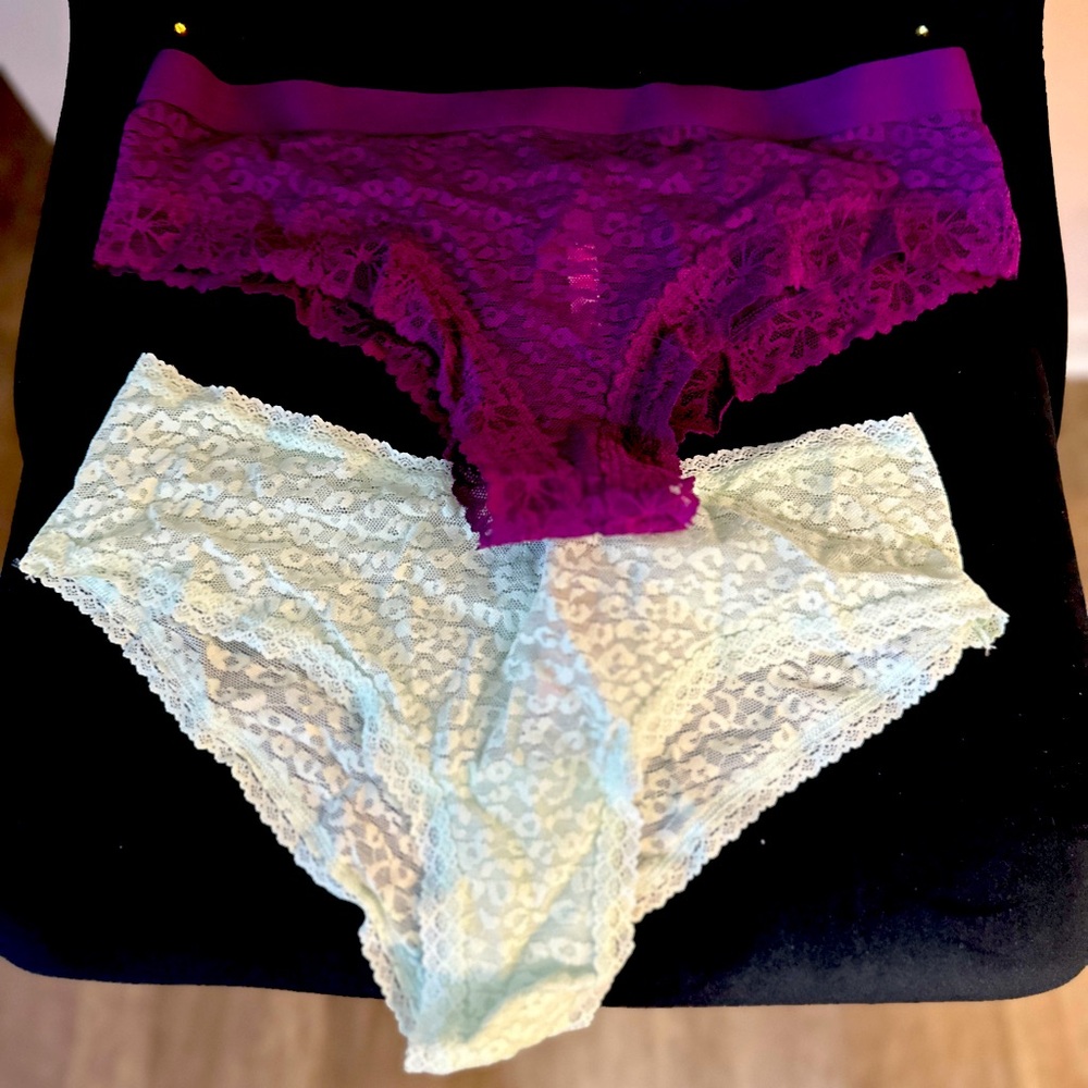 New - PINK brand - laced panties size Large